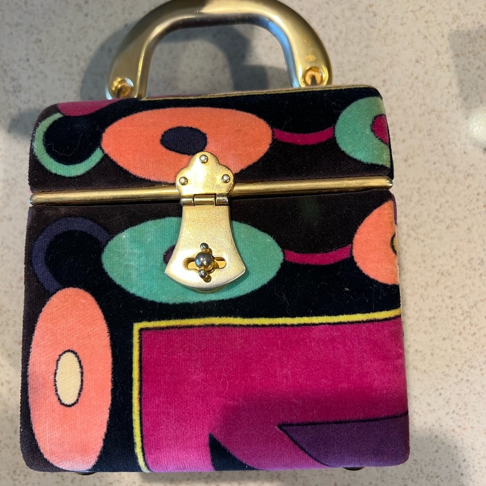 Vintage Pucci small handbag! Colorful and magenta leather inside.